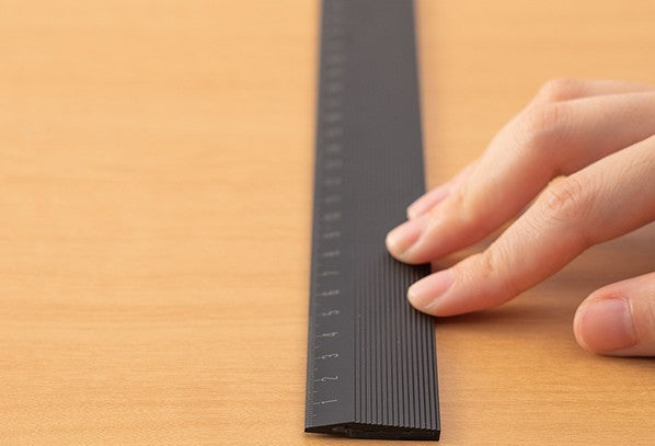 Midori 30 cm Black Magnetic Ruler