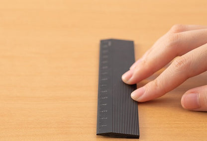 Midori Magnetic Ruler 15 cm Black