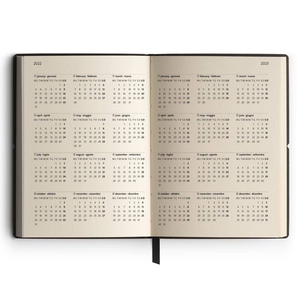 CIAK Faces 12x17 Pink Calendar