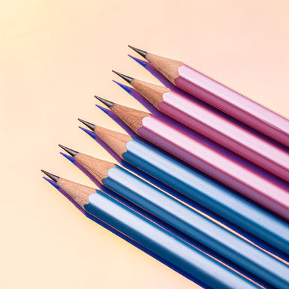 Ołówki Blackwing z perłowoniebieskim wykończeniem.