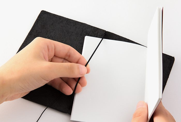 Traveler's Notebook (Passport size) Black