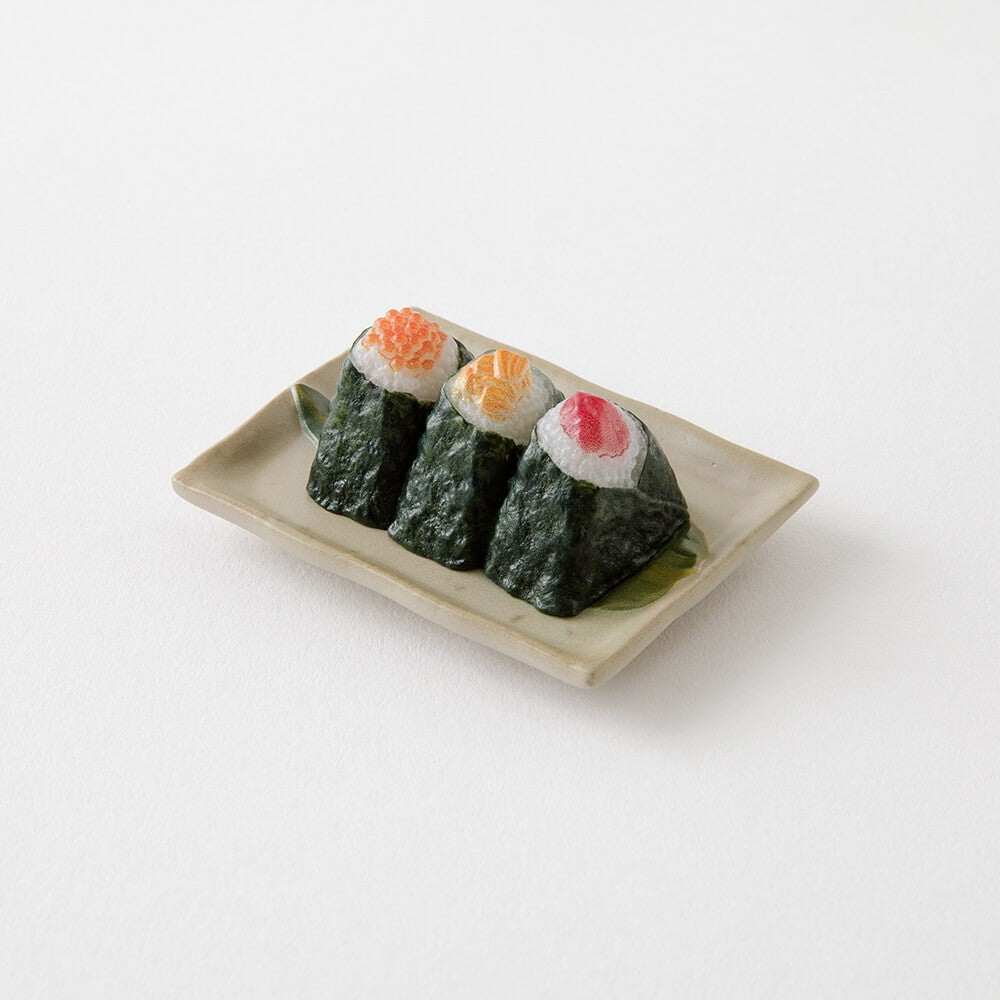 Miniaturowy magnes Midori Onigiri